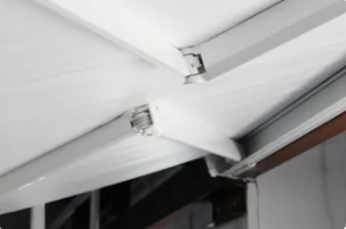 Маркиза автомобильная РИФ 3.0х2,5 м кассетная, привод механический, ручной, корпус белый