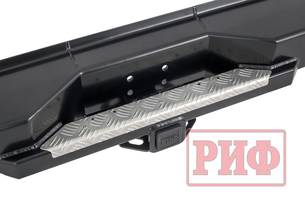 Бампер РИФ силовой задний Toyota Land Cruiser 76 2007+ с квадратом под фаркоп и фонарями