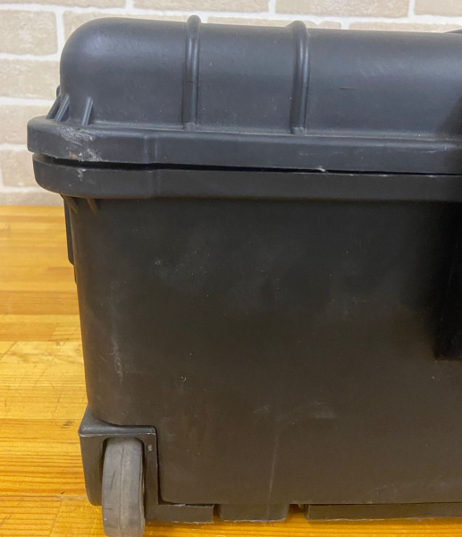 4 Кейс защитный ударопрочный РИФ 560х455х265 мм на колесах с телескопической ручкой (уценка) 4 Кейс защитный ударопрочный РИФ 560х455х265 мм на колесах с телескопической ручкой (уценка)