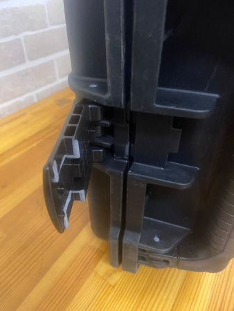 4 Кейс защитный ударопрочный РИФ 1366x416x170 мм (уценка) 4 Кейс защитный ударопрочный РИФ 1366x416x170 мм (уценка)