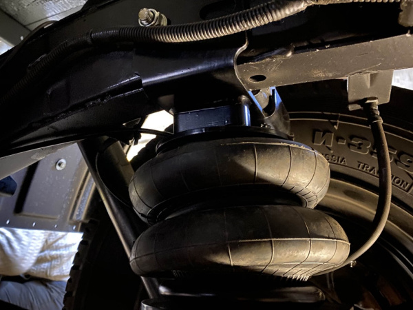 Пневмоподвеска РИФ для УАЗ Профи на задний мост для стандартной подвески Пневмоподвеска РИФ для УАЗ Профи на задний мост для стандартной подвески