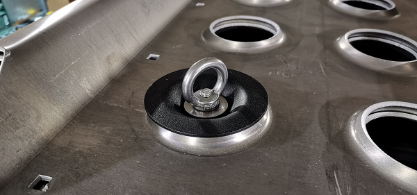 Кронштейны для крепления сэнд-траков к алюминиевому багажнику (платформе) РИФ