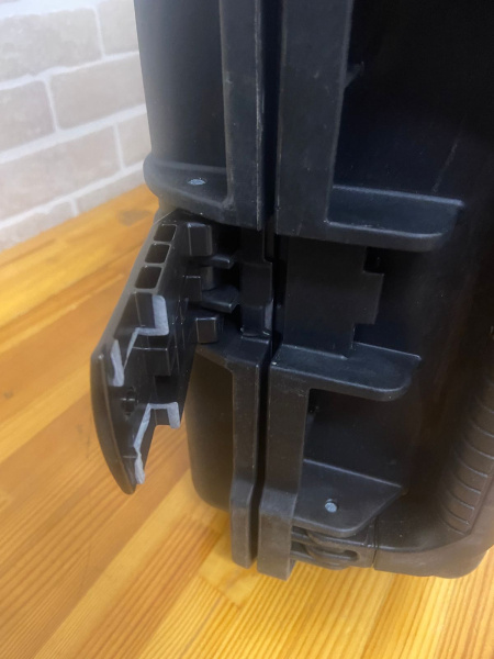 4 Кейс защитный ударопрочный РИФ 1366x416x170 мм (уценка) 4 Кейс защитный ударопрочный РИФ 1366x416x170 мм (уценка)