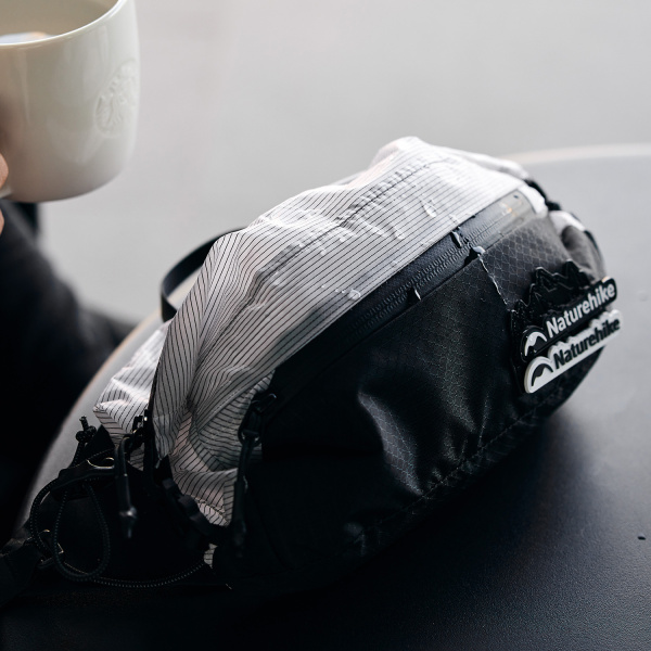 Сумка поясная Naturehike Hydrogen, 5 л., бело-черная